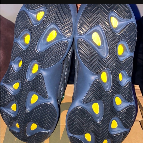 black yeezy 700 size 9 - Picture 4 of 6